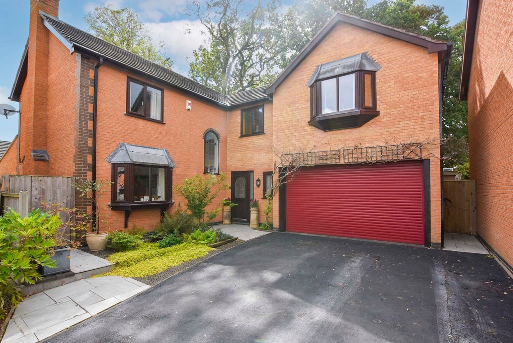 Property photo 1 of 32