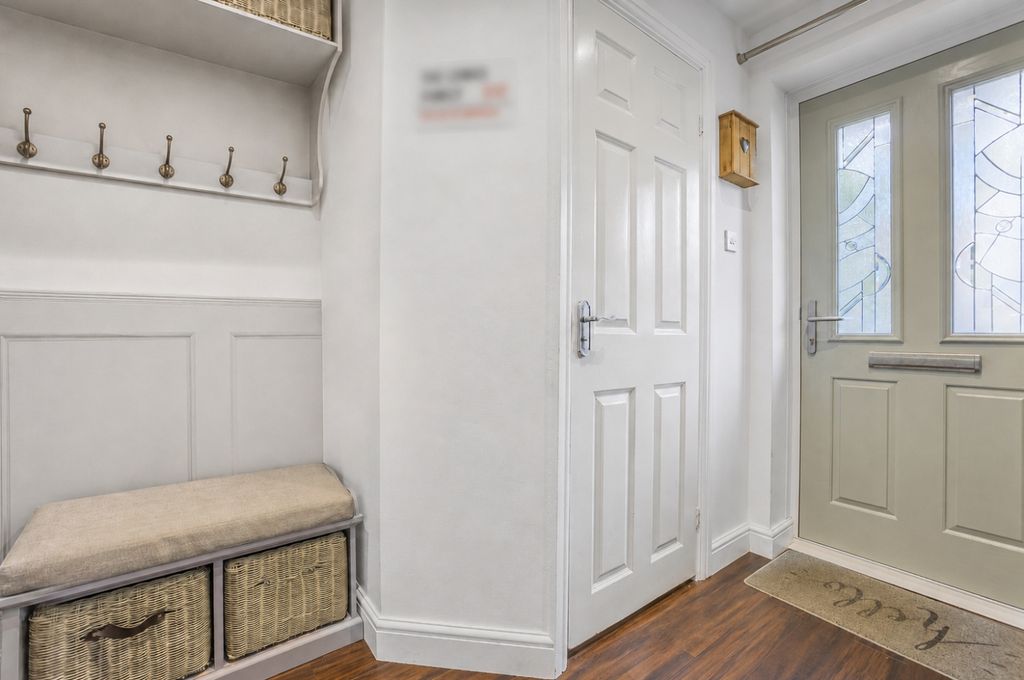 Property photo 2 of 28 Entrance Hall