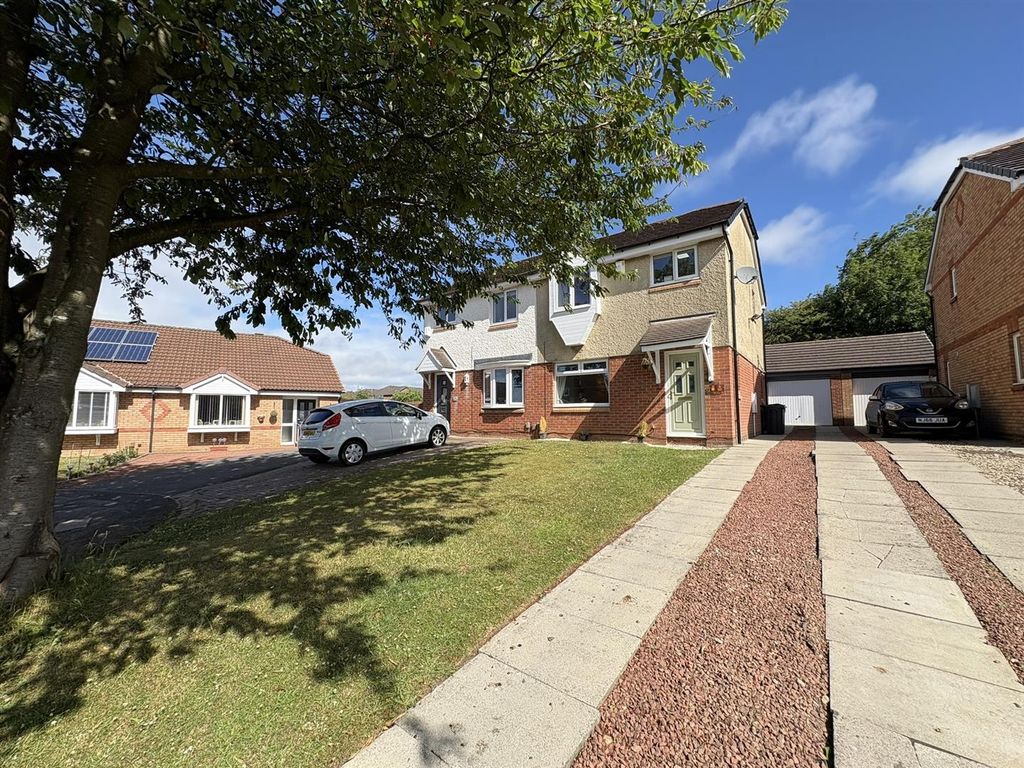 Property photo 1 of 21 Externally