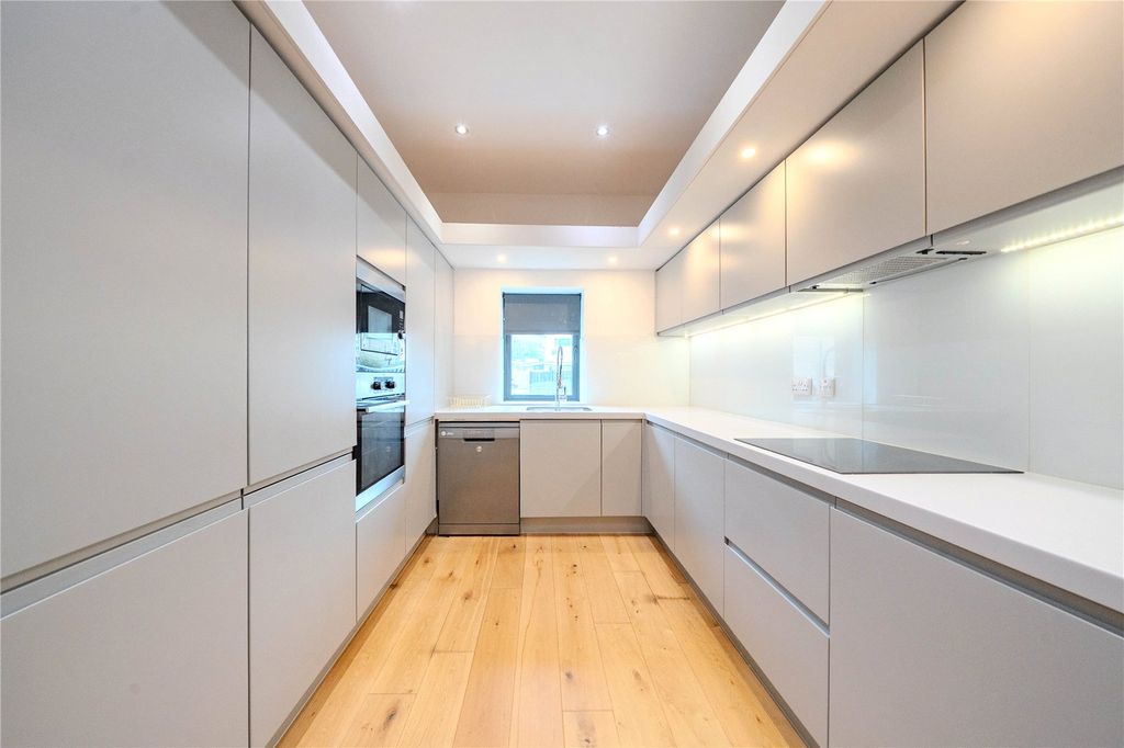 Property photo 2 of 11 Kitchen