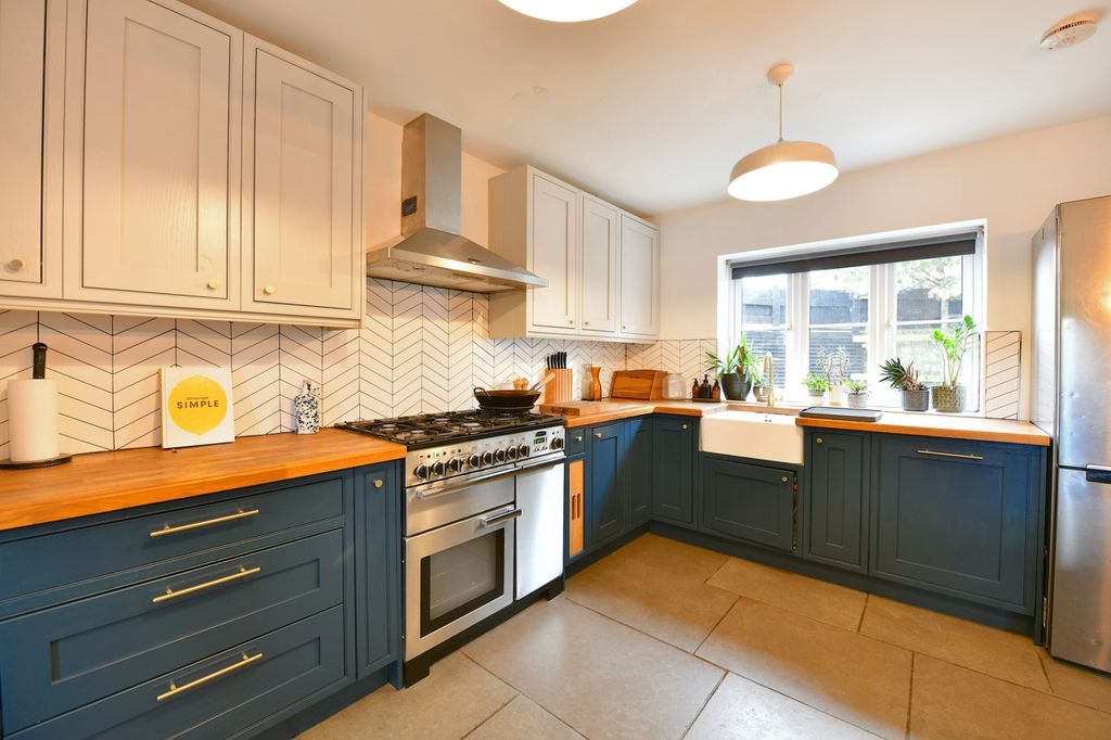 Property photo 2 of 38 Kitchen