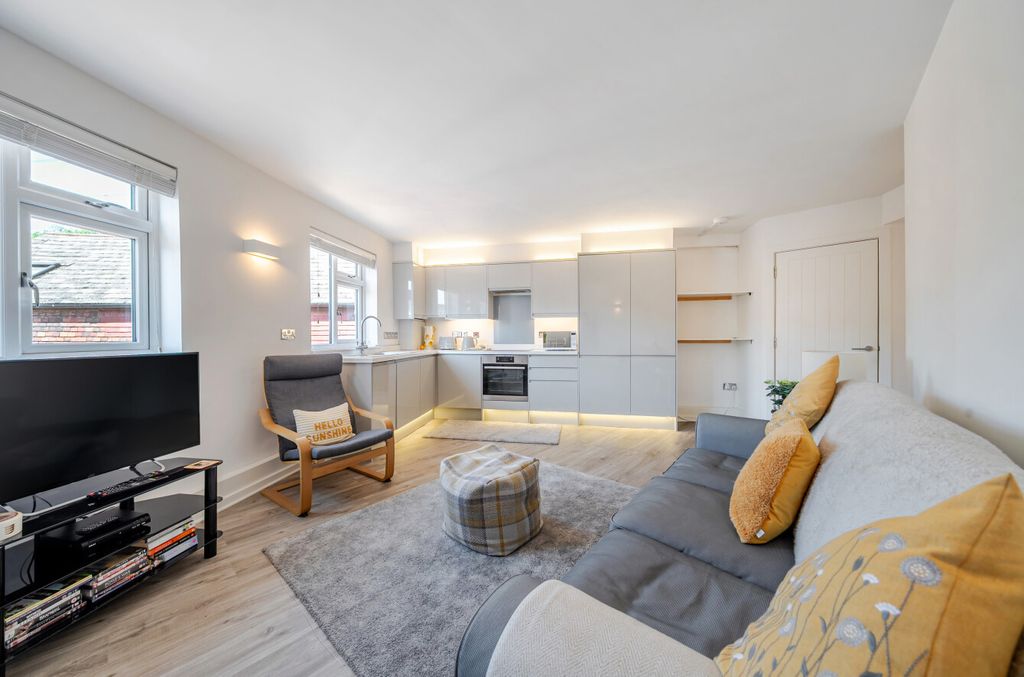 Property photo 3 of 18 1500290-13-6A69E4...