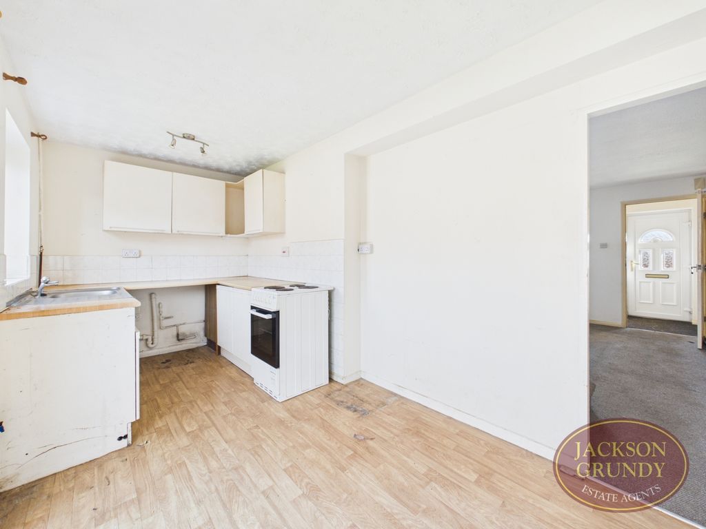 Property photo 3 of 13 4 Lincoln Way