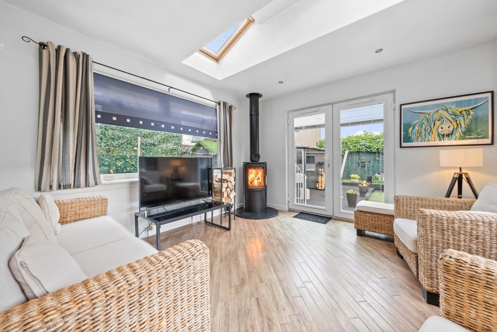 Property photo 3 of 32 5096945