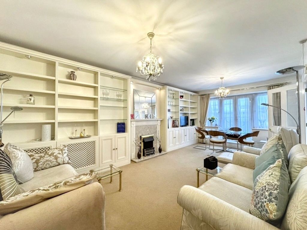 Property photo 2 of 15 Lounge/Dining Area