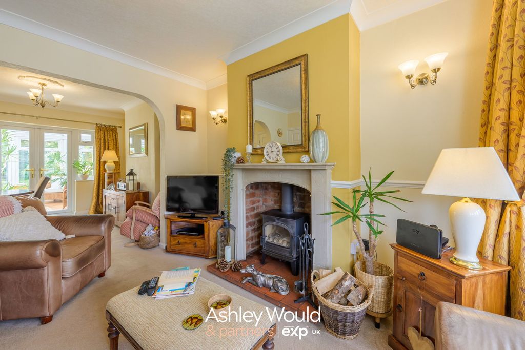 Property photo 3 of 17