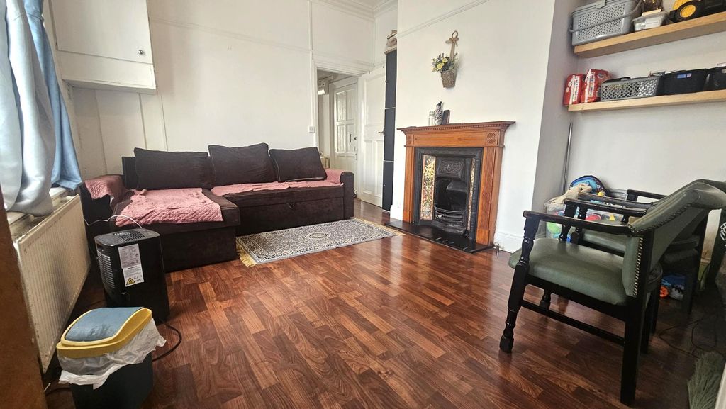 Property photo 3 of 7