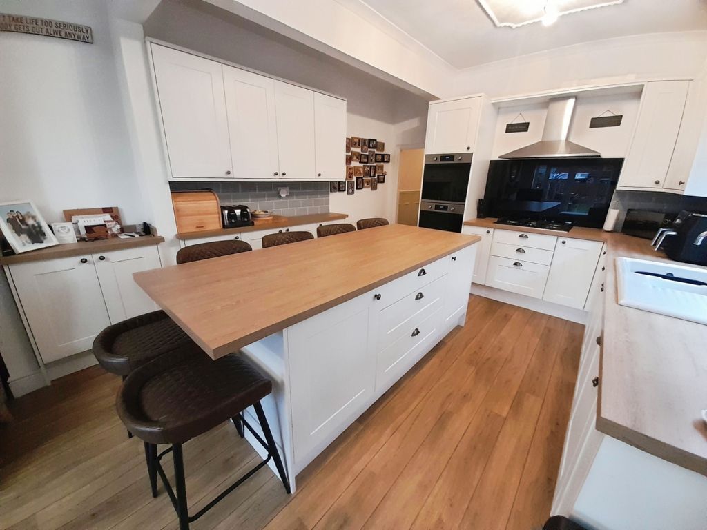 Property photo 3 of 19 Pbox-Img.Jpg