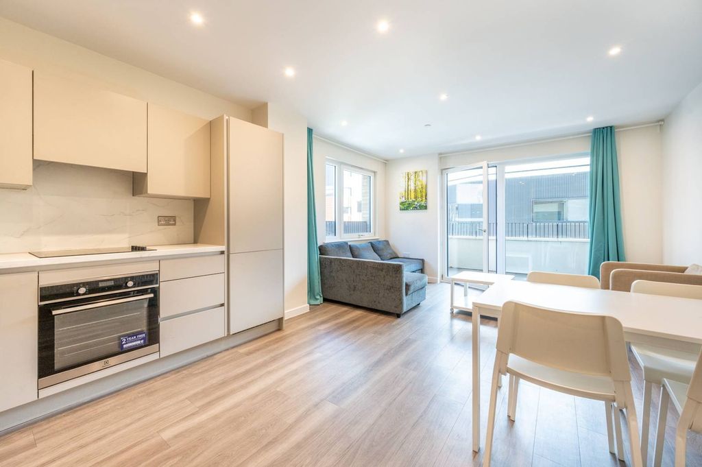 Property photo 3 of 8