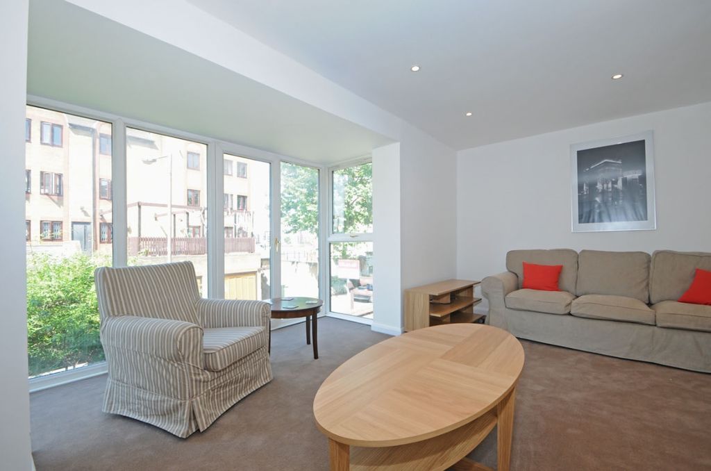 Property photo 1 of 6 Lounge