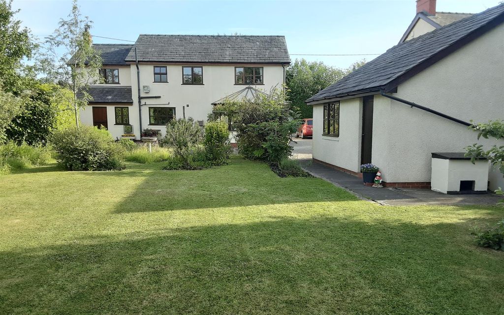 Property photo 2 of 22 1423.Jpg