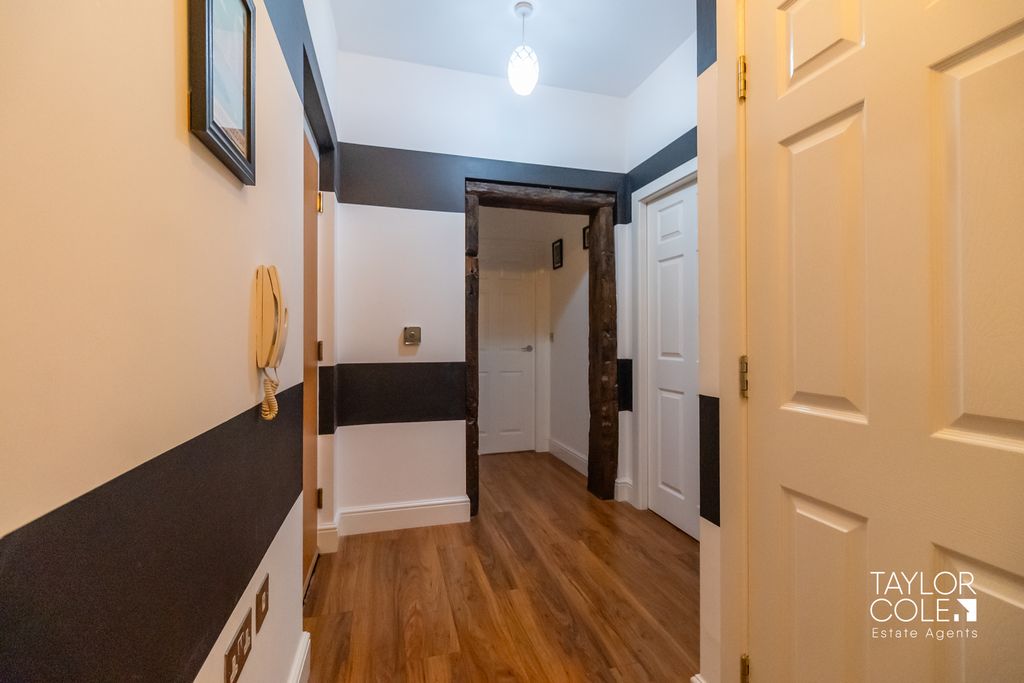 Property photo 2 of 22