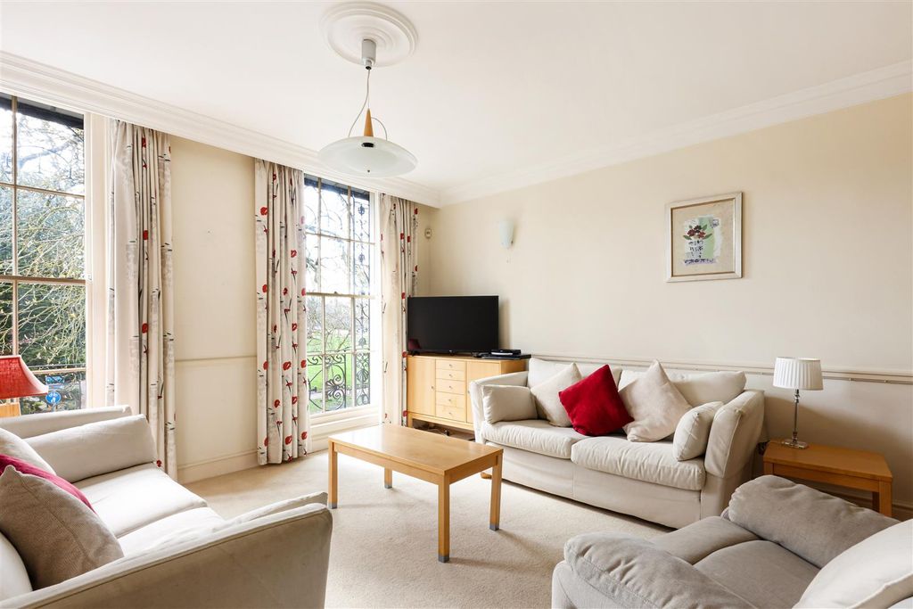 Property photo 2 of 12 Sitting/Dining Room