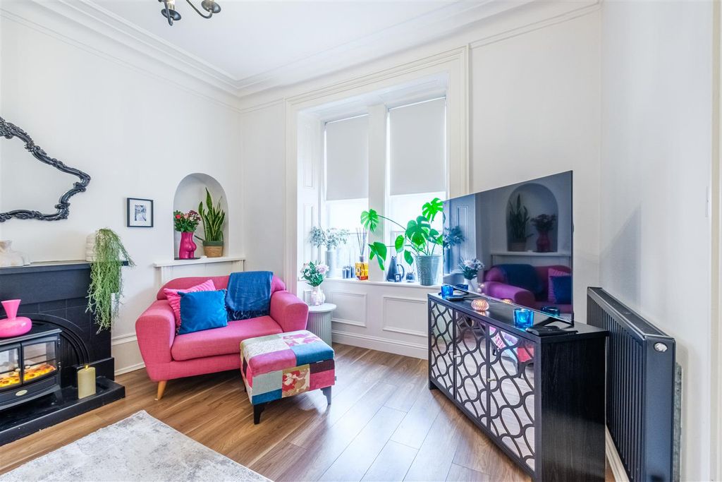 Property photo 3 of 23 Thomson Street-6.Jpg