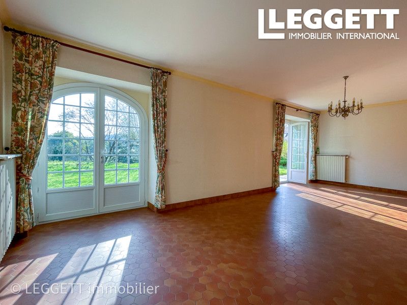 Property photo 3 of 10