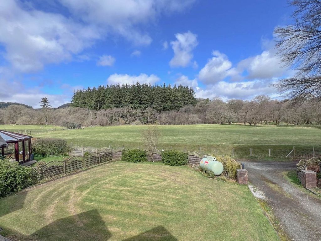 Property photo 3 of 24