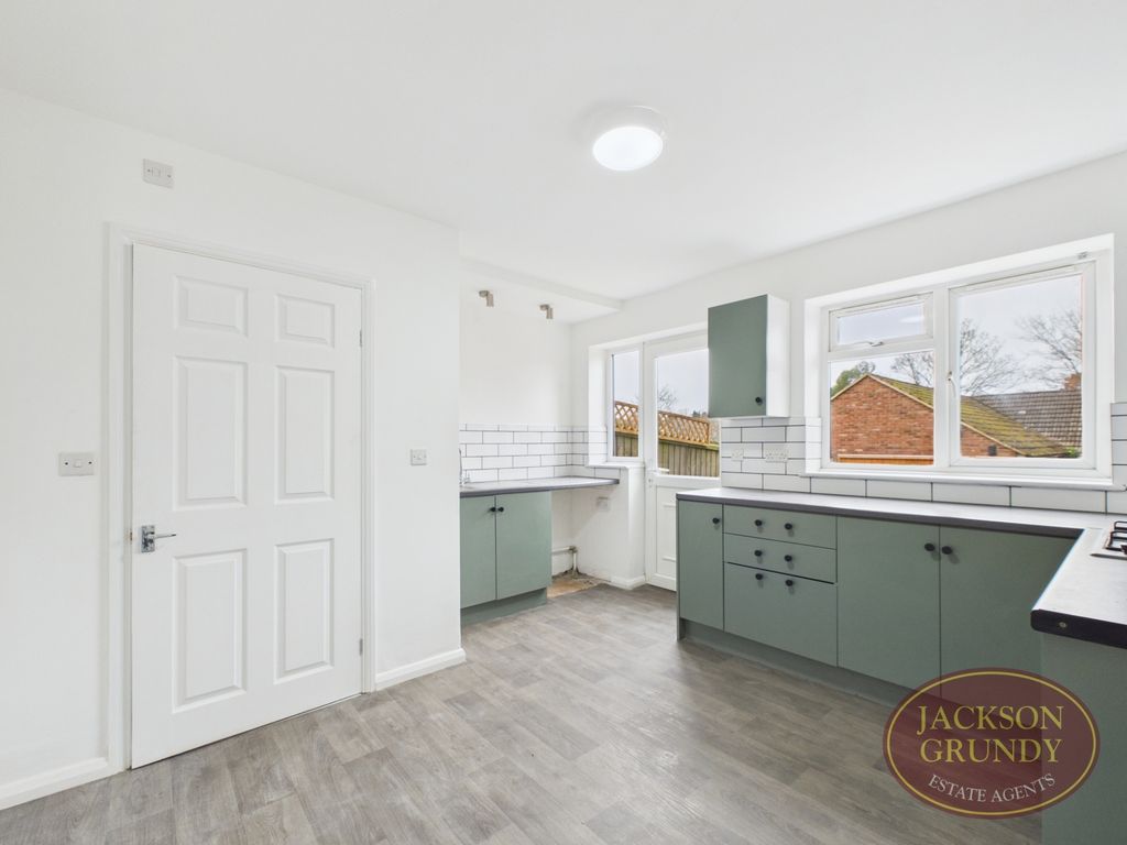 Property photo 2 of 11 Balfour Road