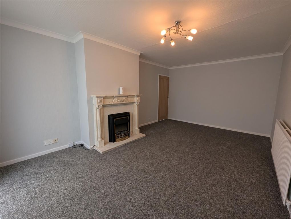 Property photo 2 of 14 Lounge