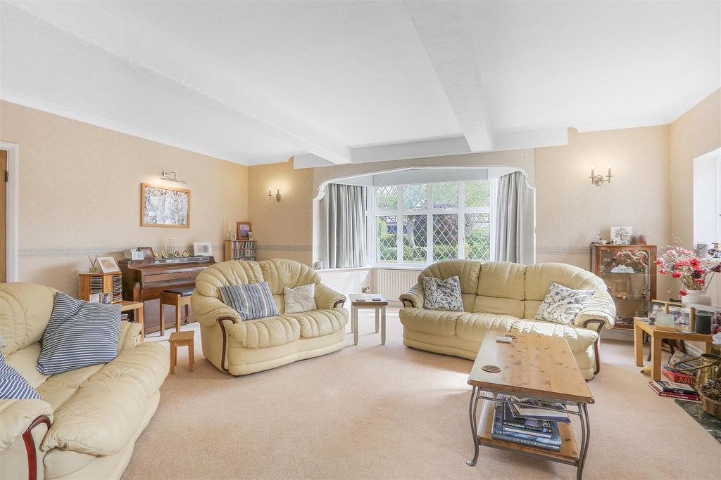 Property photo 3 of 42 1541412102 - 16.Jpg