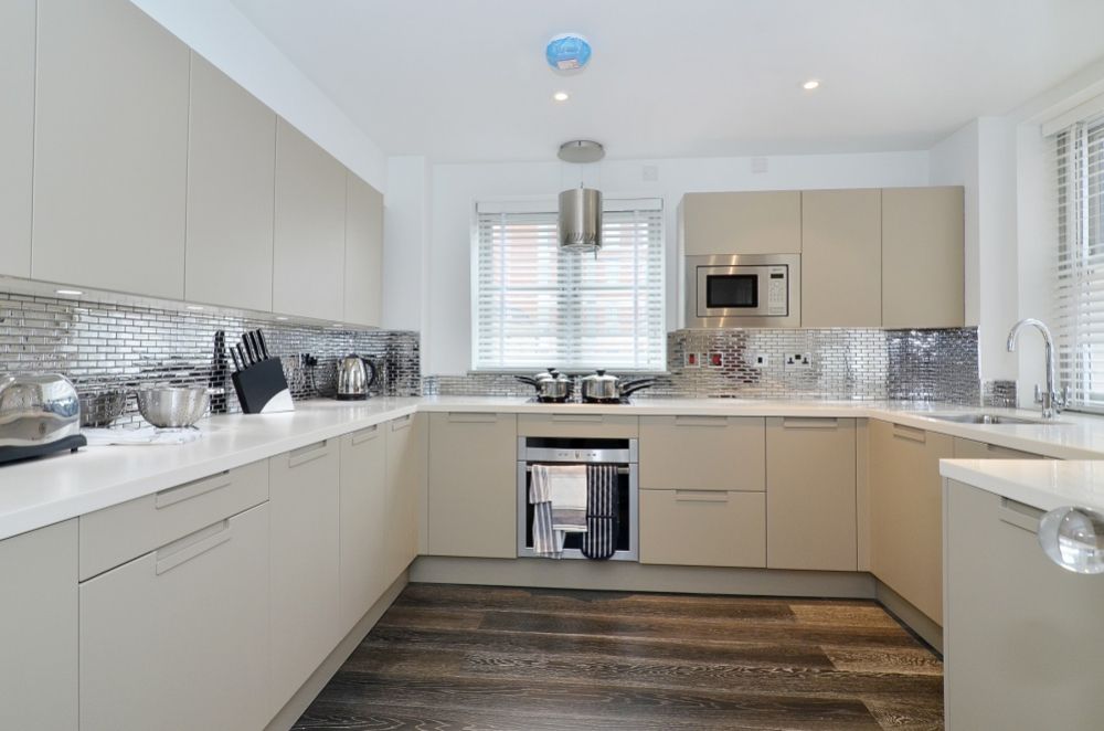 Property photo 2 of 8 Kitchen