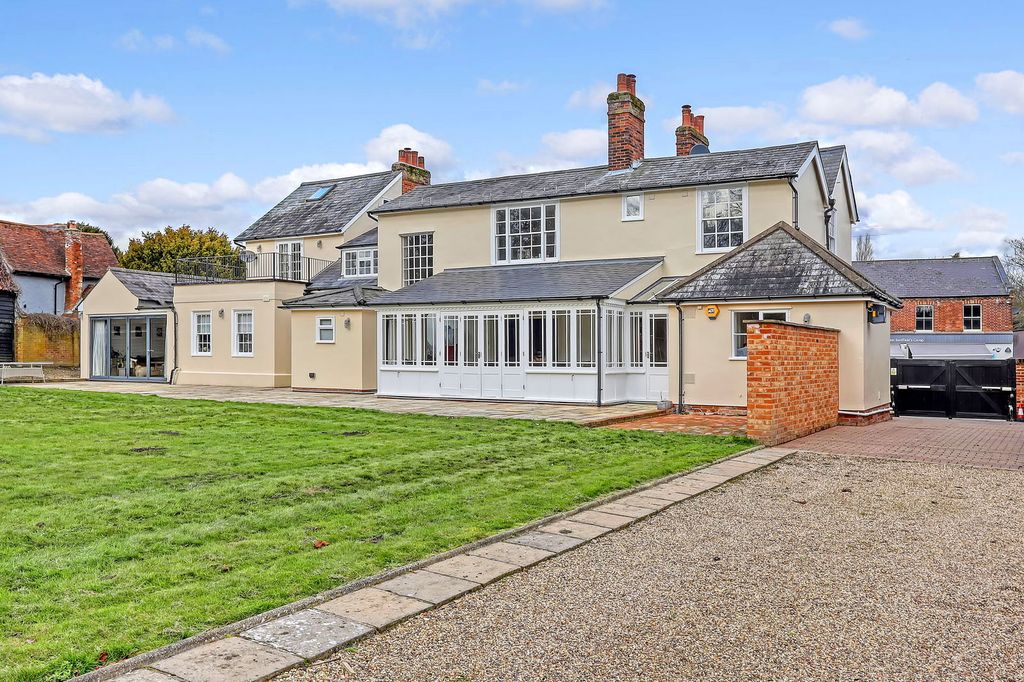 Property photo 2 of 34