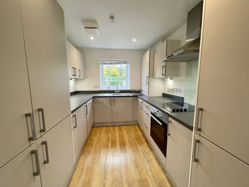 Property photo 2 of 21 Image