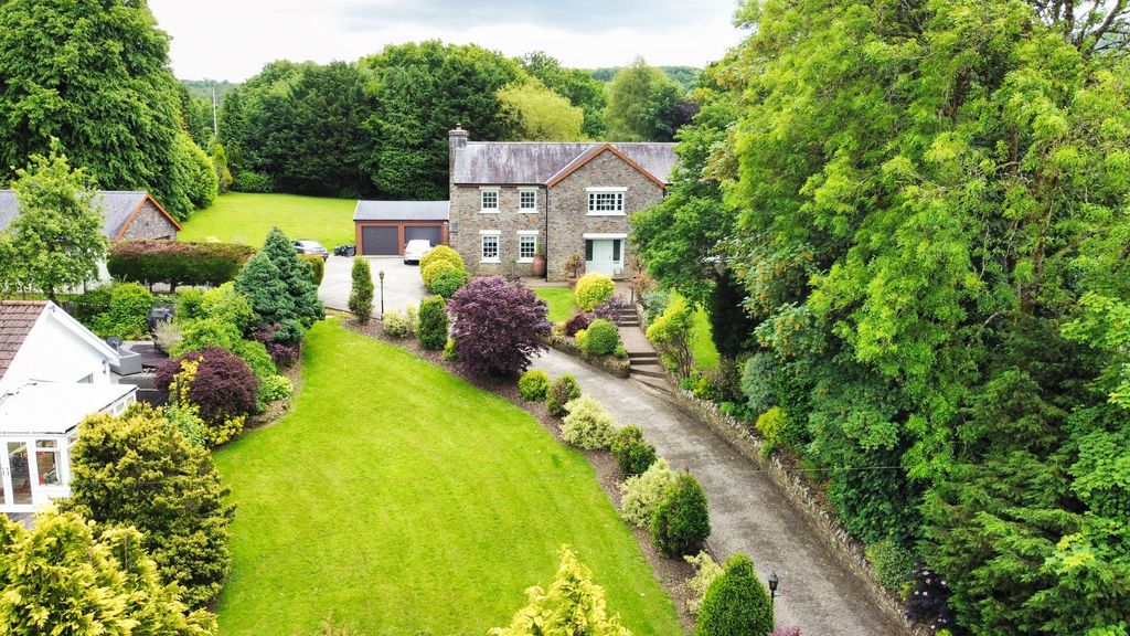 Property photo 1 of 59