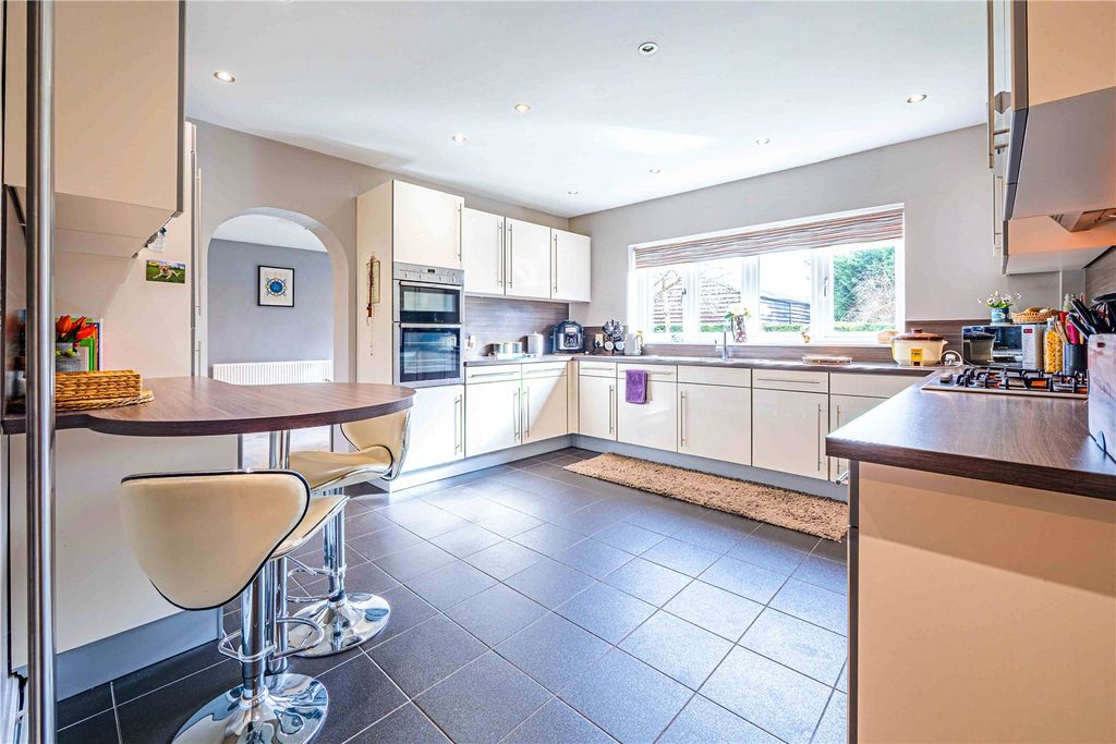 Property photo 2 of 31 Picture No. 35