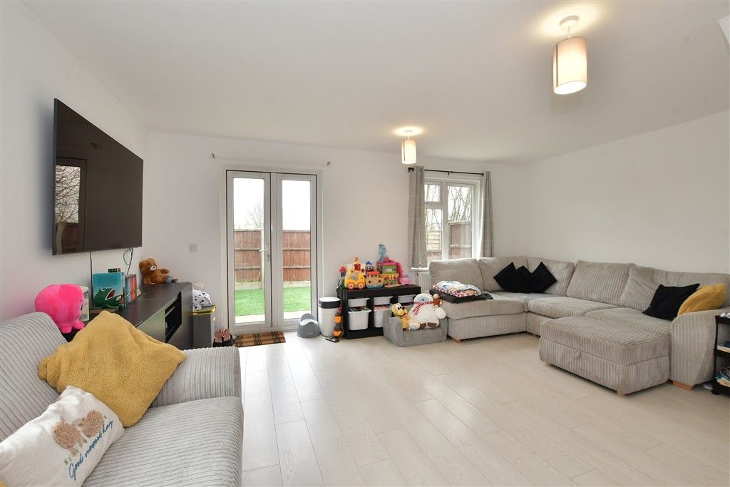 Property photo 1 of 11 Lounge/Dining Room