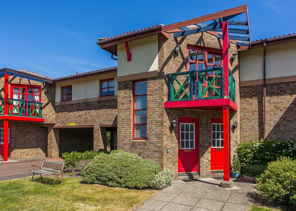 Property photo 1 of 25