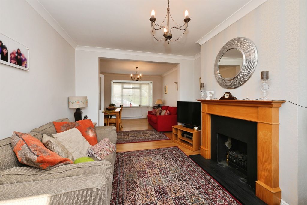 Property photo 3 of 18