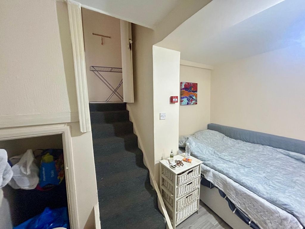 Property photo 3 of 6 Gallery