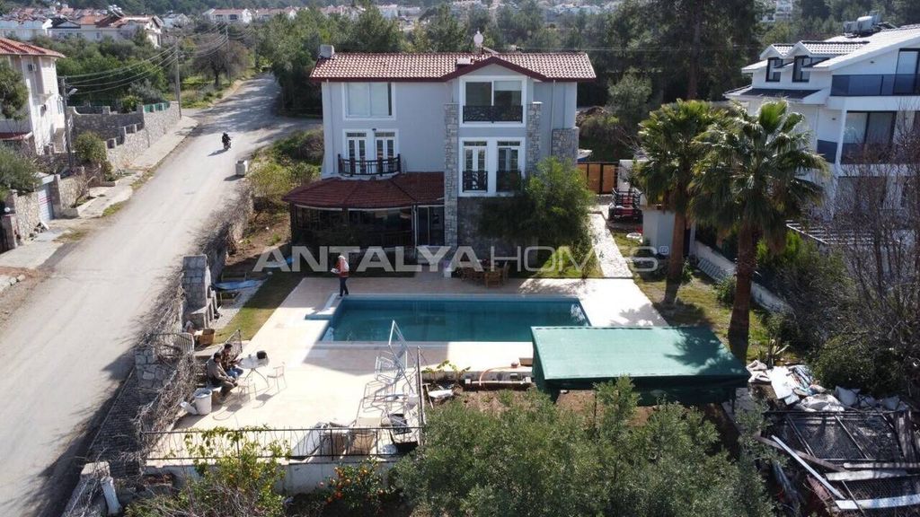 Property photo 3 of 53