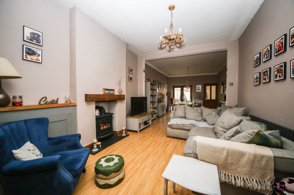 Property photo 2 of 22