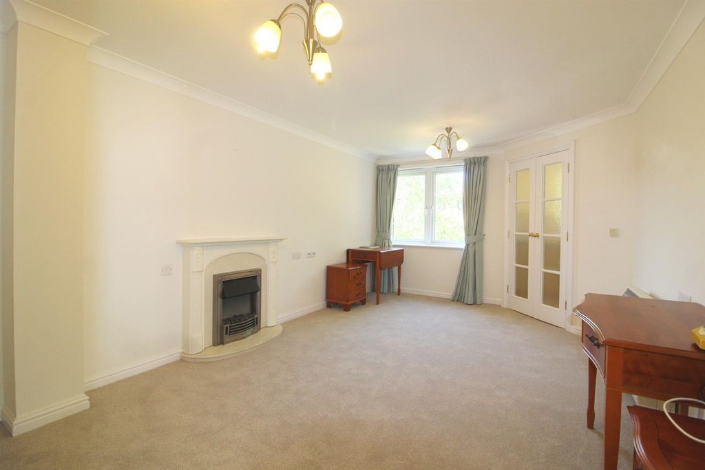 Property photo 2 of 8 E Living Room.Jpg