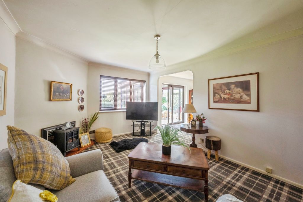 Property photo 3 of 17