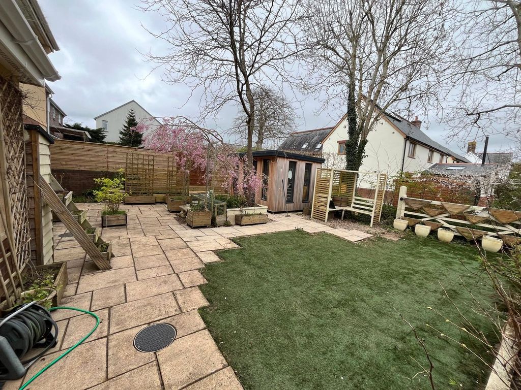 Property photo 2 of 19 Picture No. 24