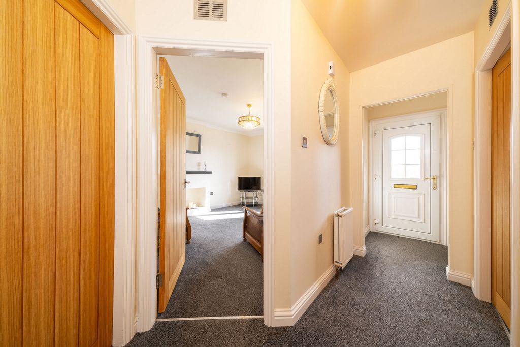 Property photo 2 of 18 Photo 6