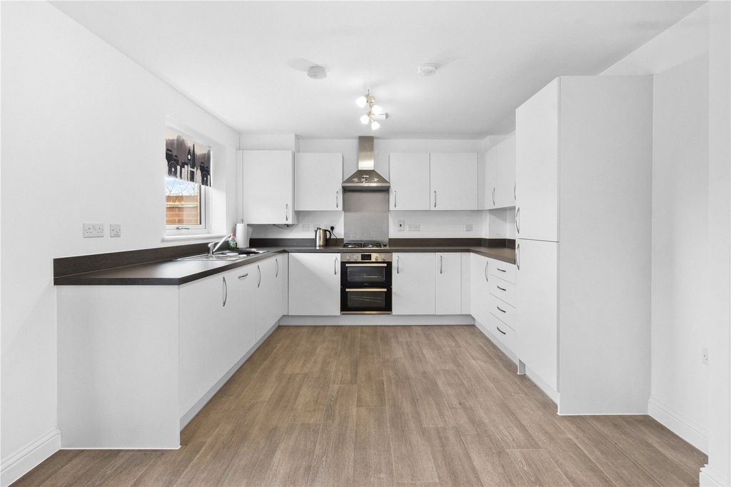 Property photo 2 of 17 Kitchen