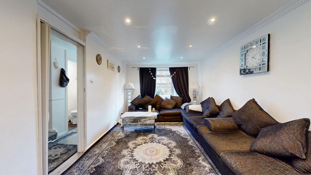 Property photo 1 of 20 Photo 10