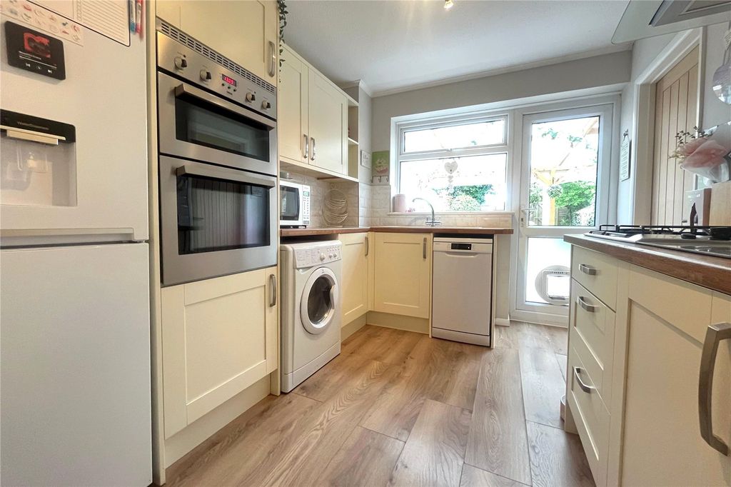 Property photo 3 of 17 Picture No. 16