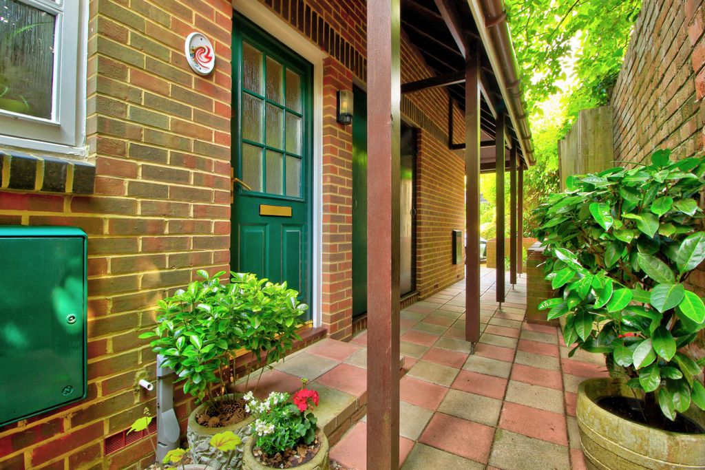 Property photo 3 of 14 Private Entrance