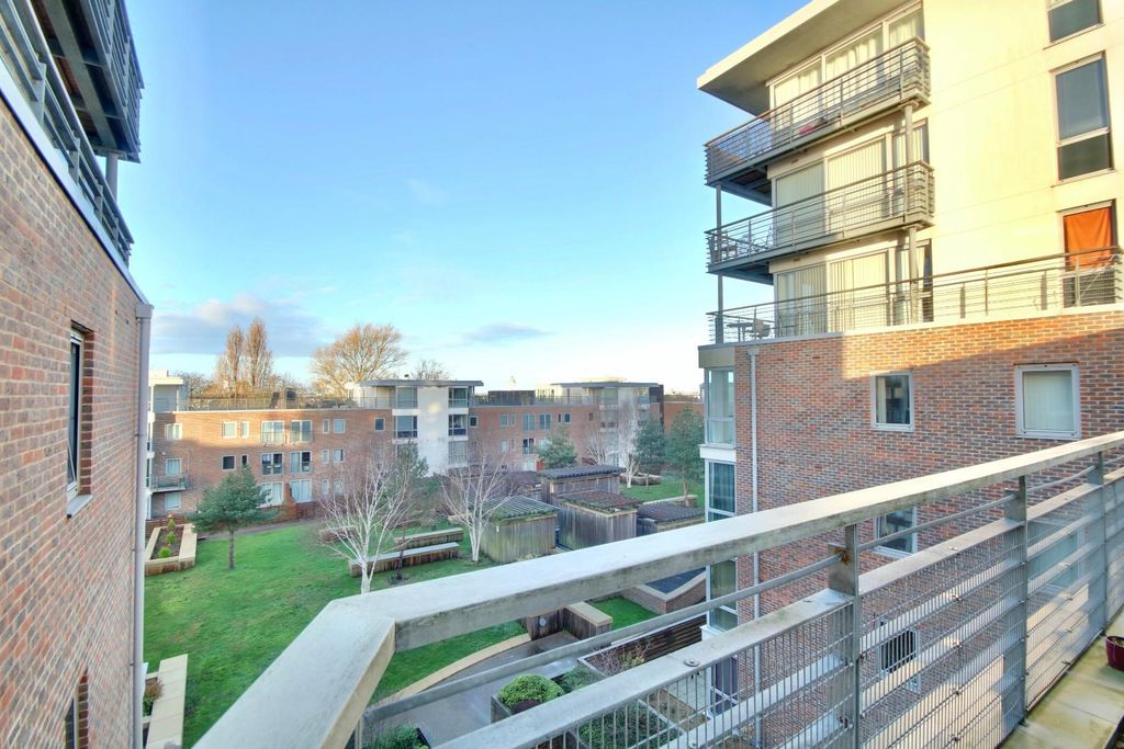 Property photo 2 of 12 Aa9D59A4-74B3-47C7-Aed4-C9122F328A4E_1_201_A.Jpeg