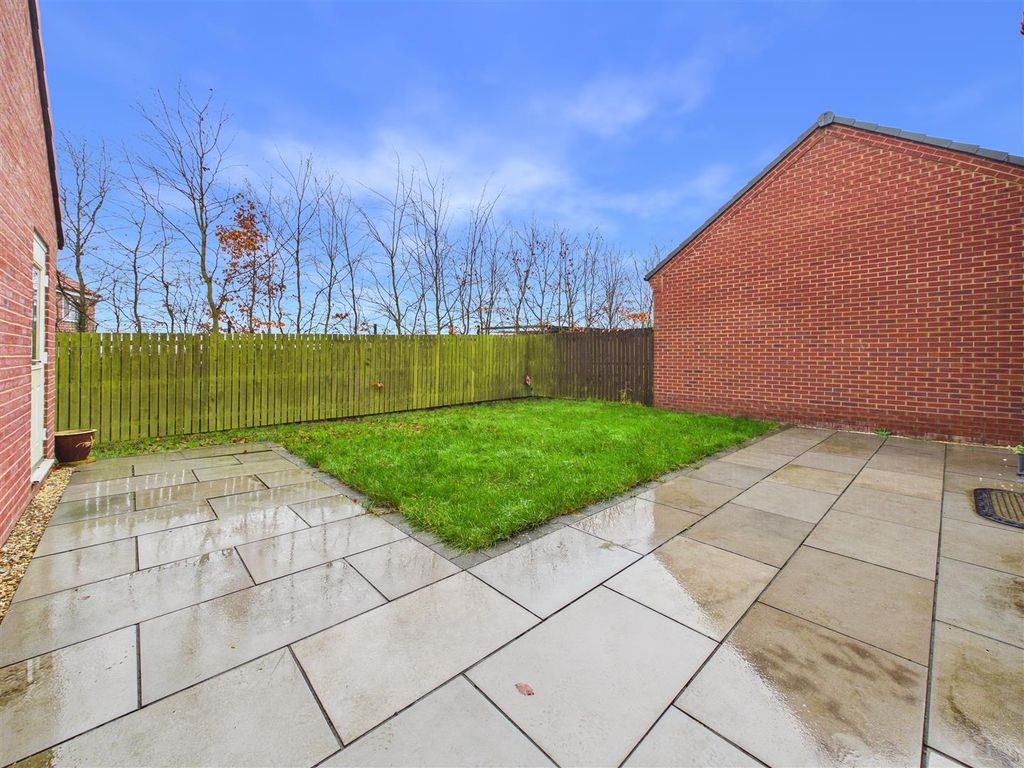 Property photo 3 of 18 Outside