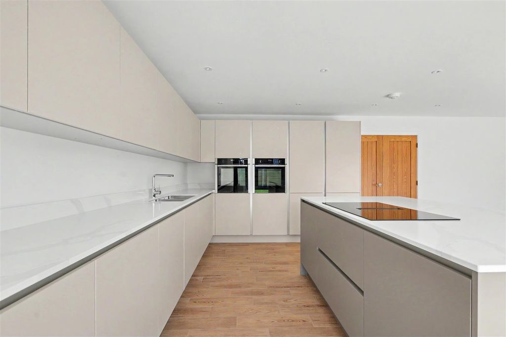Property photo 3 of 26 Kitchen_4.Jpeg