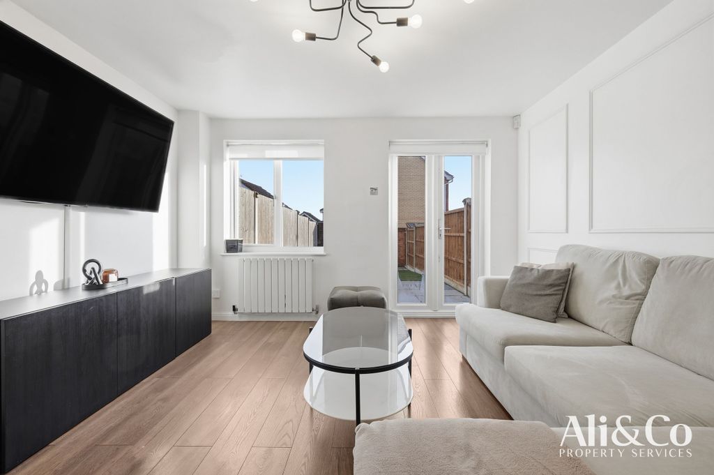 Property photo 3 of 20