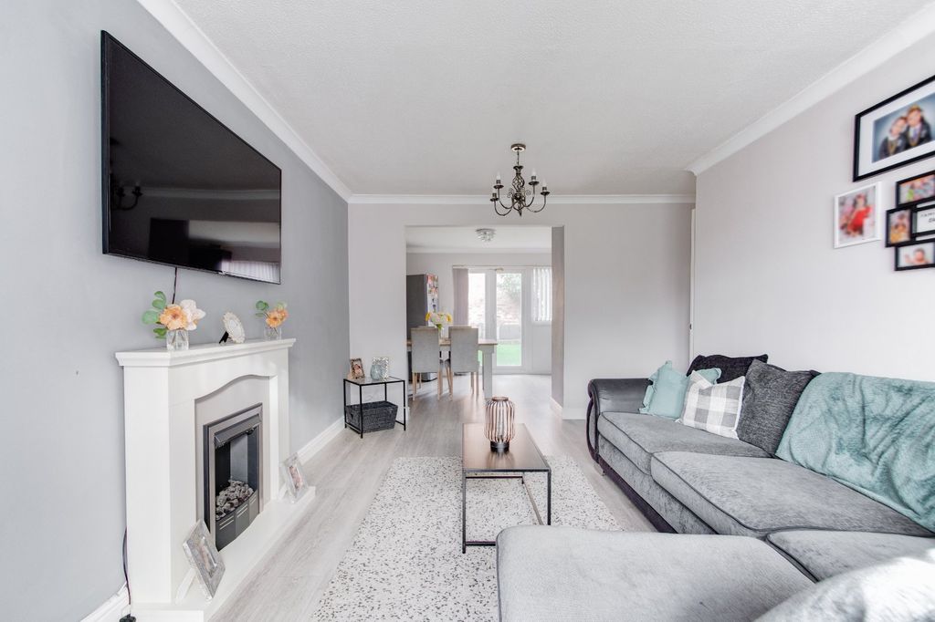 Property photo 3 of 21 Picture No. 17