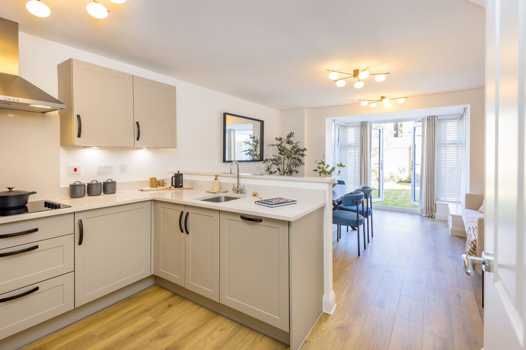 Property photo 3 of 10 Langstone Dining