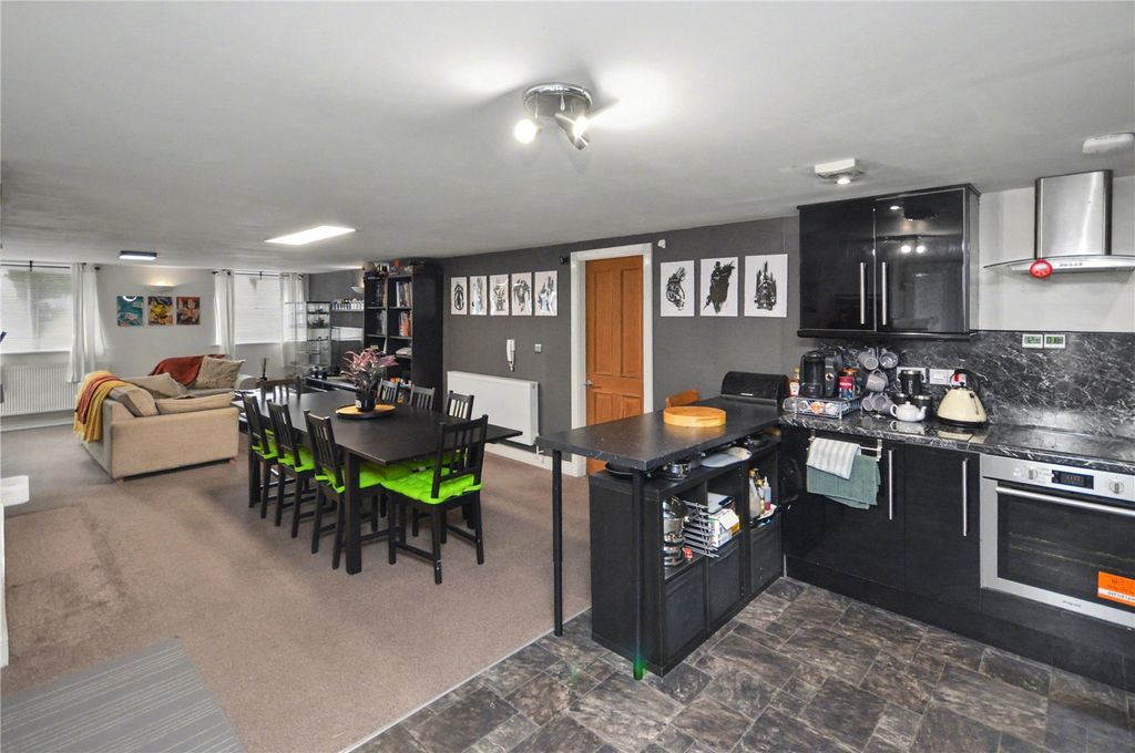 Property photo 2 of 10 Picture 2