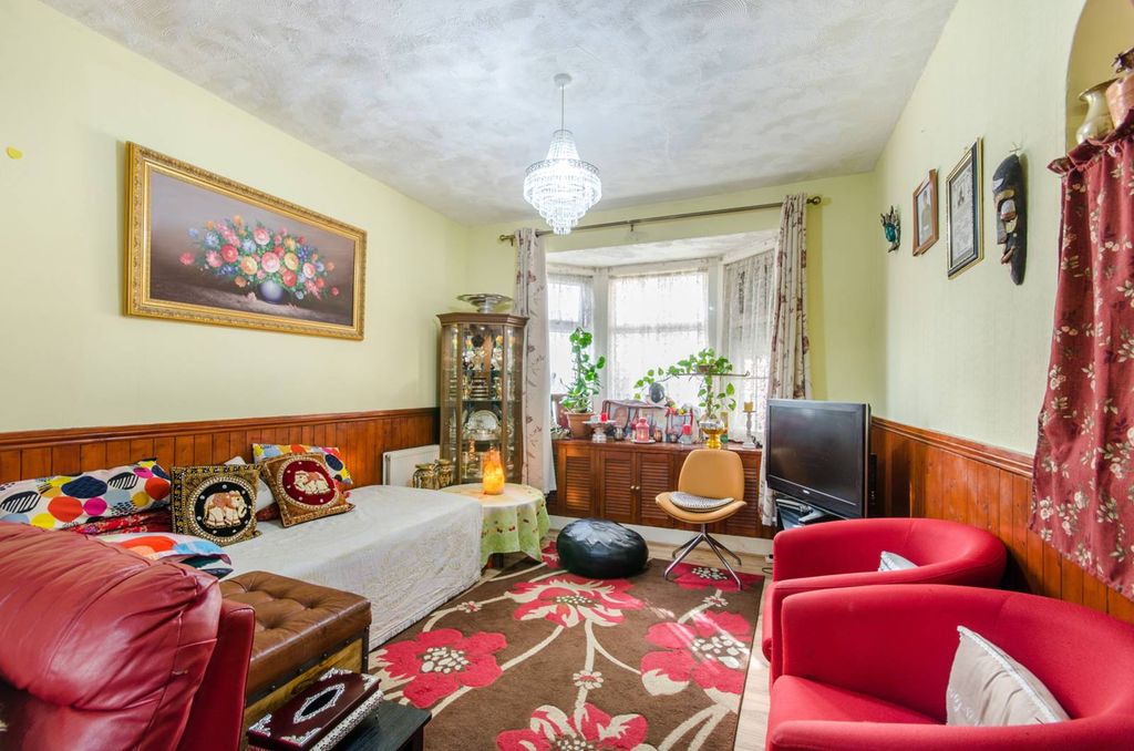 Property photo 1 of 4